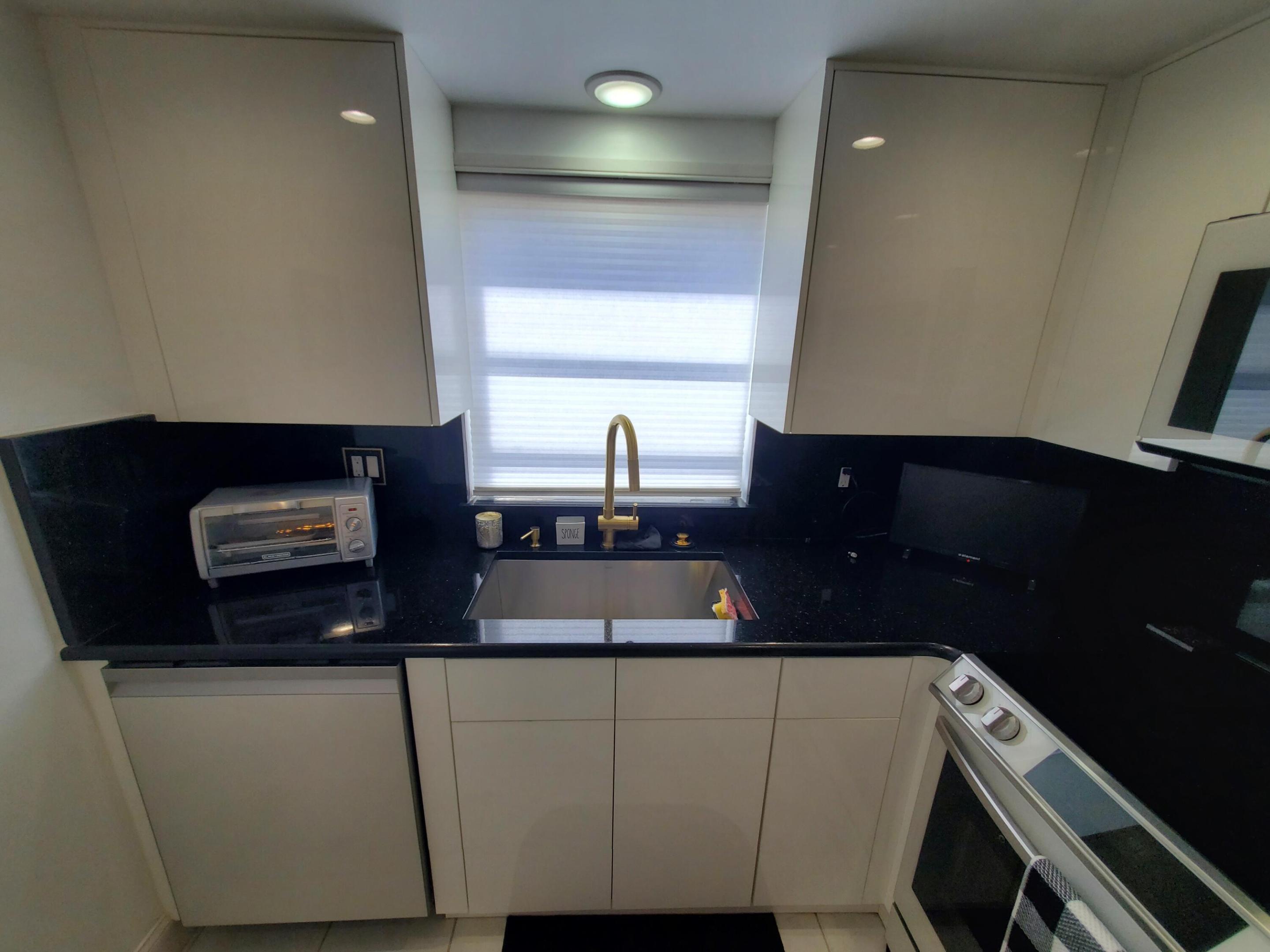 PALM GREENS AT VILLA DEL RAY CONDO II - Residential