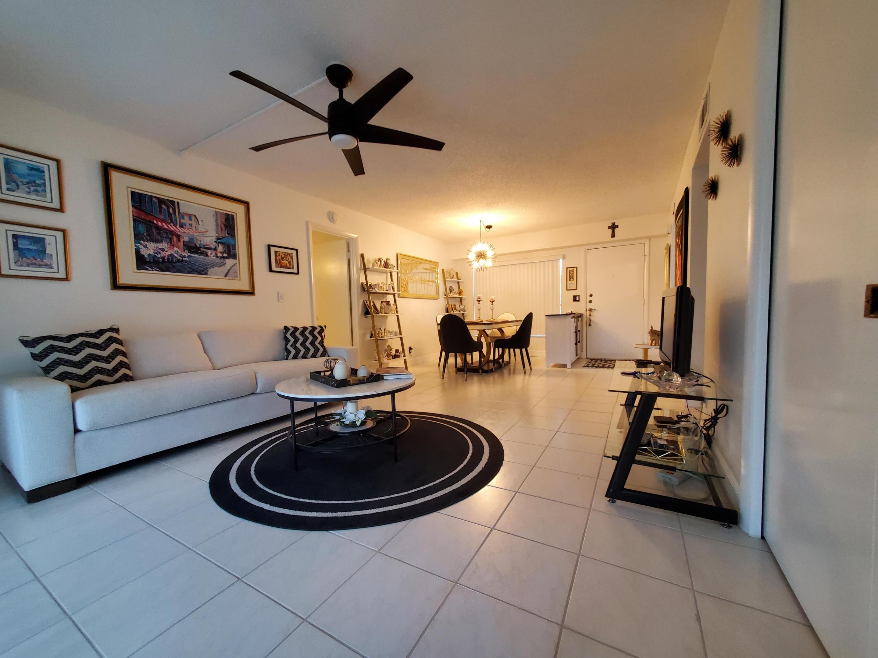 PALM GREENS AT VILLA DEL RAY CONDO II - Residential