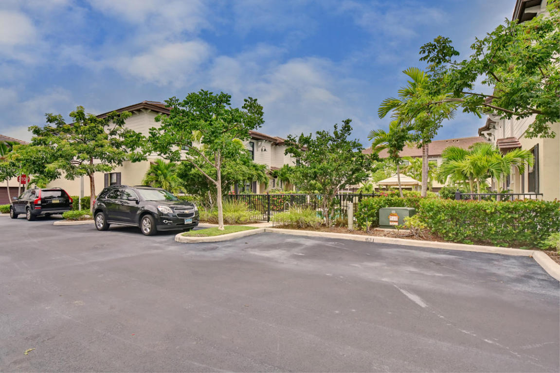 Barefoot Beach Villas - Residential Lease