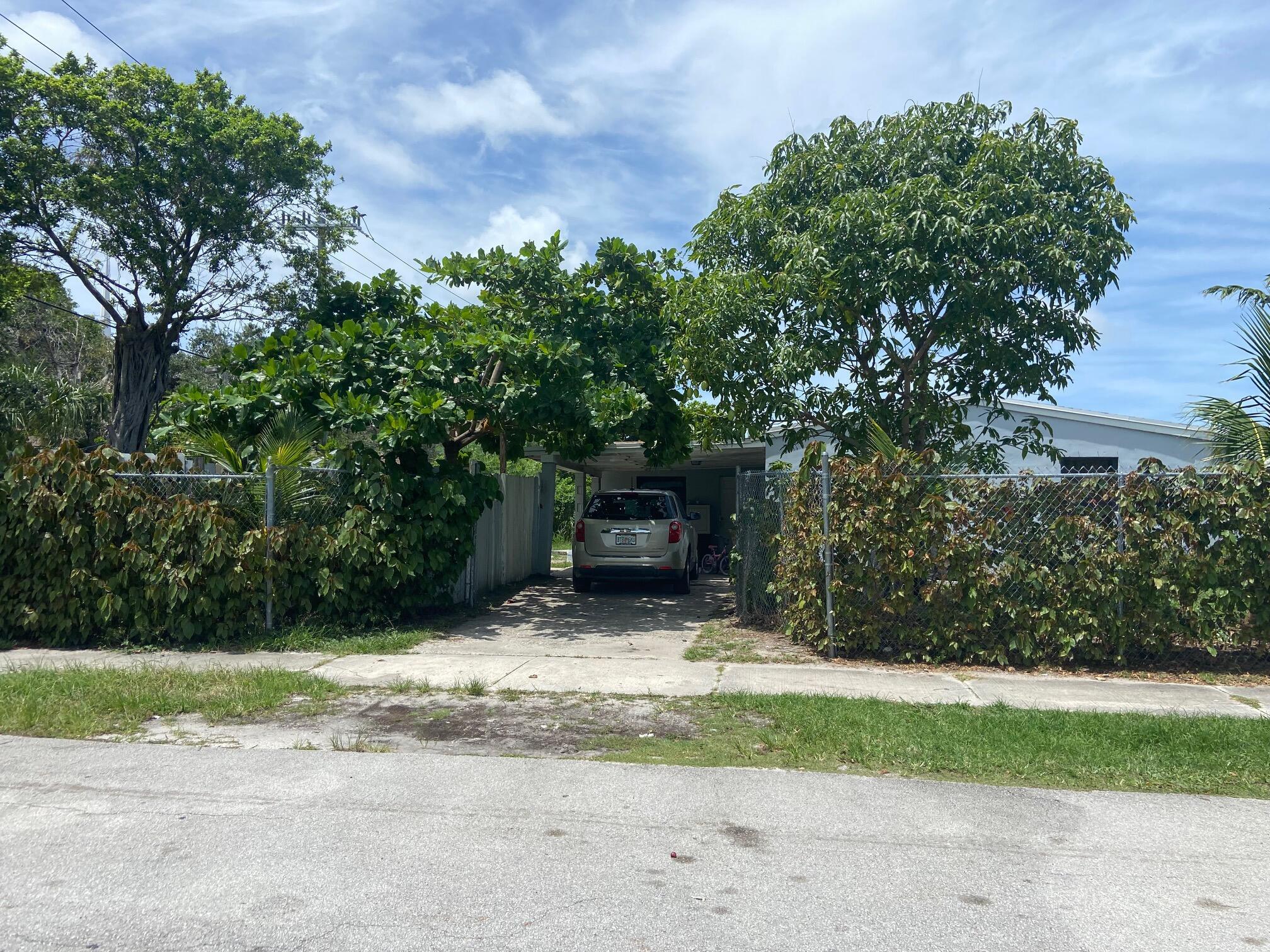 520 SW 15th Terrace