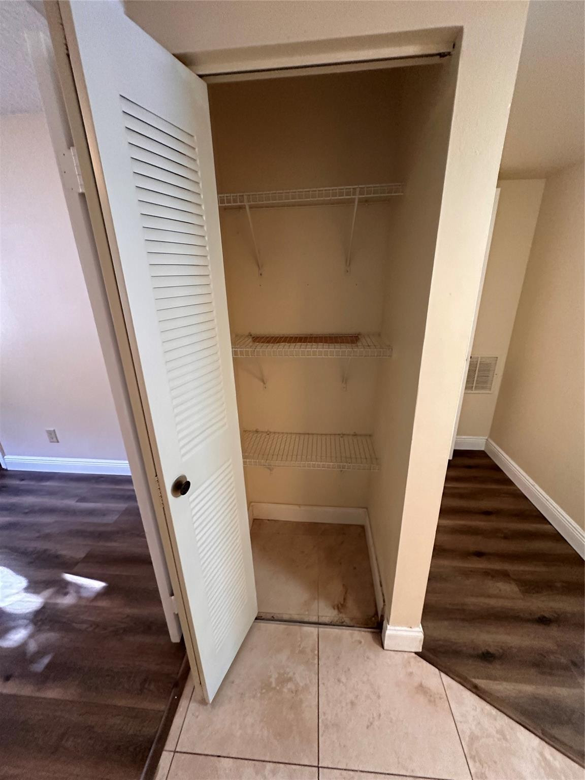 THE COLONNADES - Residential