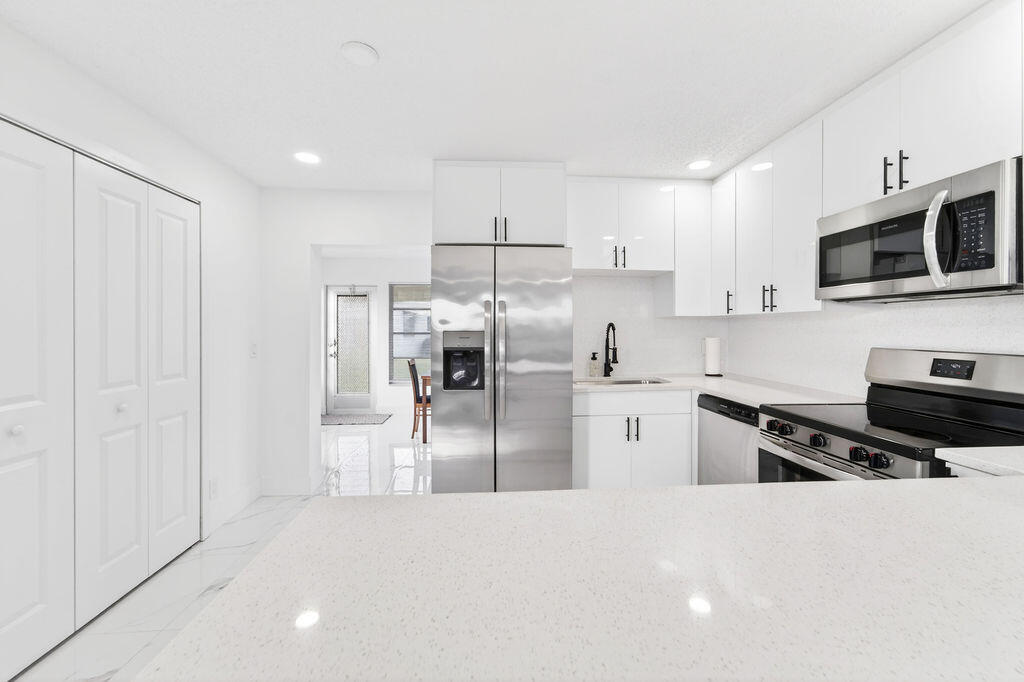 PALM BEACH LEISUREVILLE SEC 8 - Residential