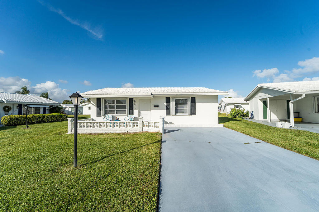 PALM BEACH LEISUREVILLE SEC 8 - Residential