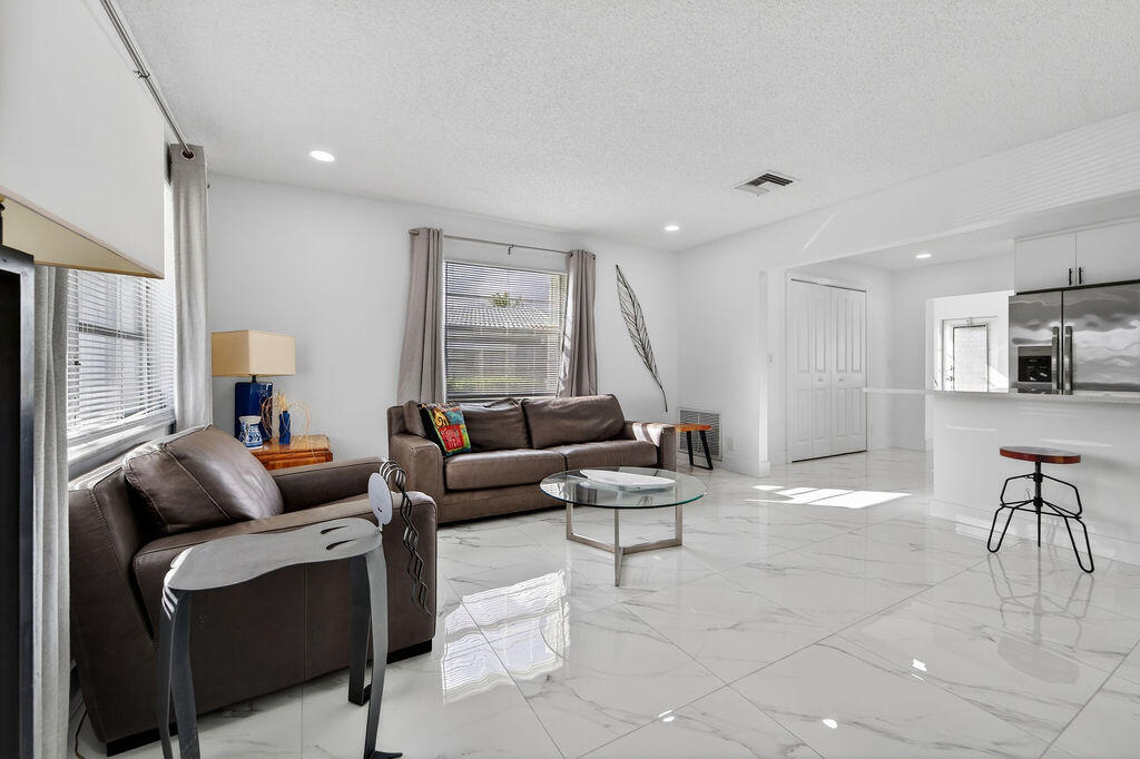 PALM BEACH LEISUREVILLE SEC 8 - Residential