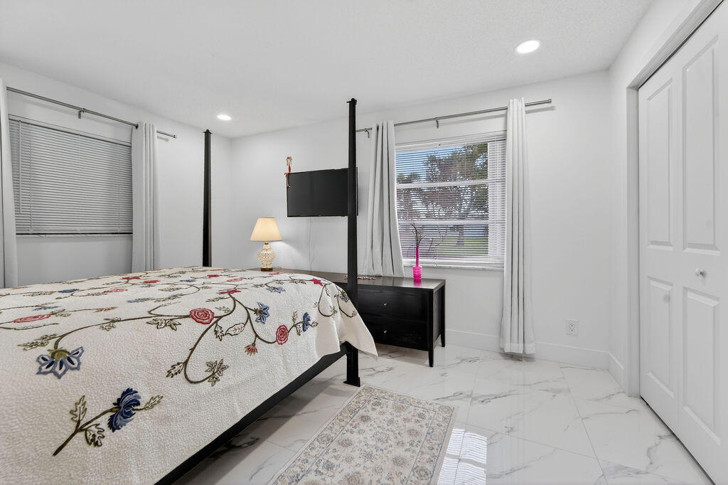 PALM BEACH LEISUREVILLE SEC 8 - Residential