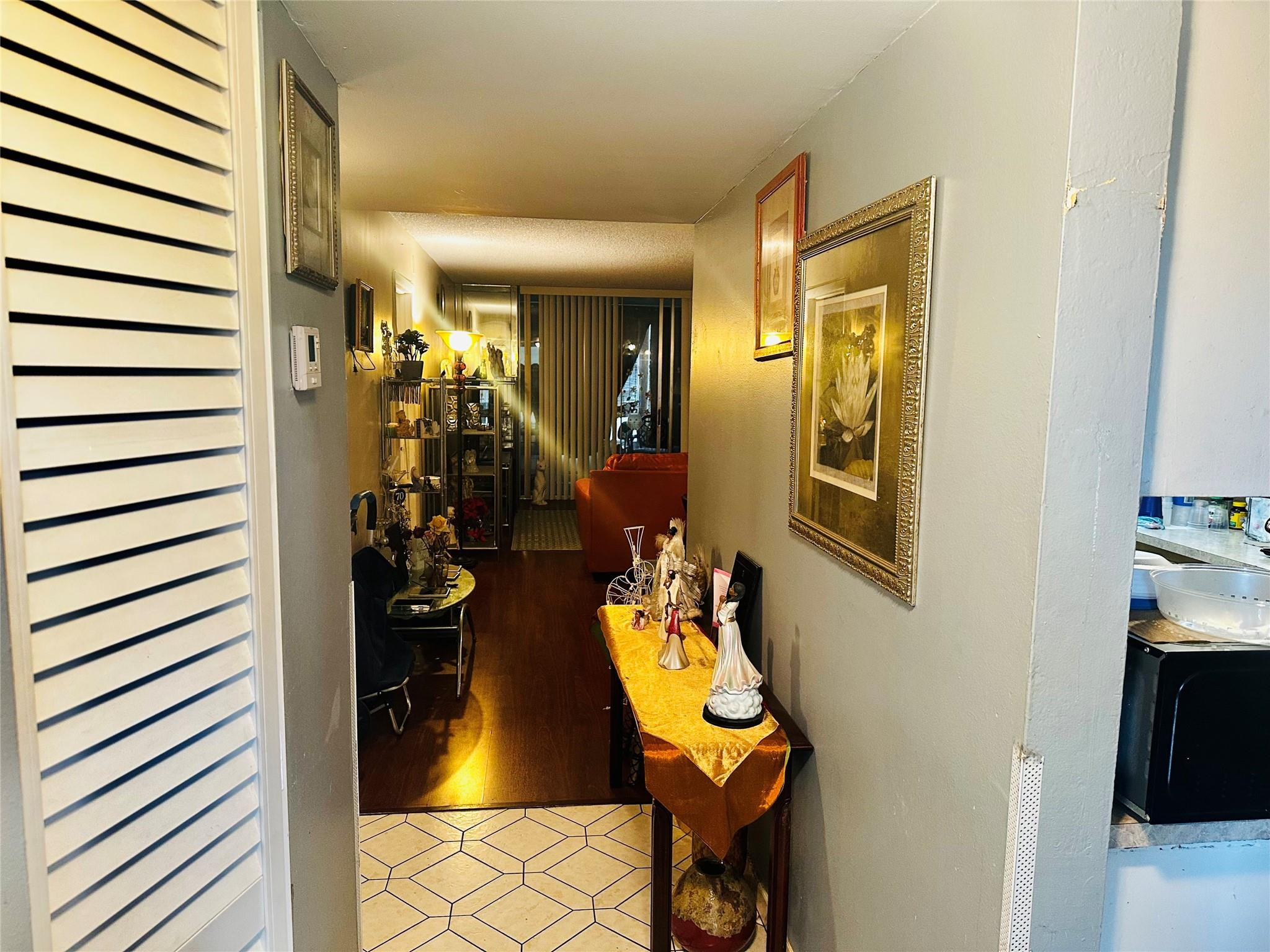 CYPRESS CHASE CONDO NO. 5 - Residential