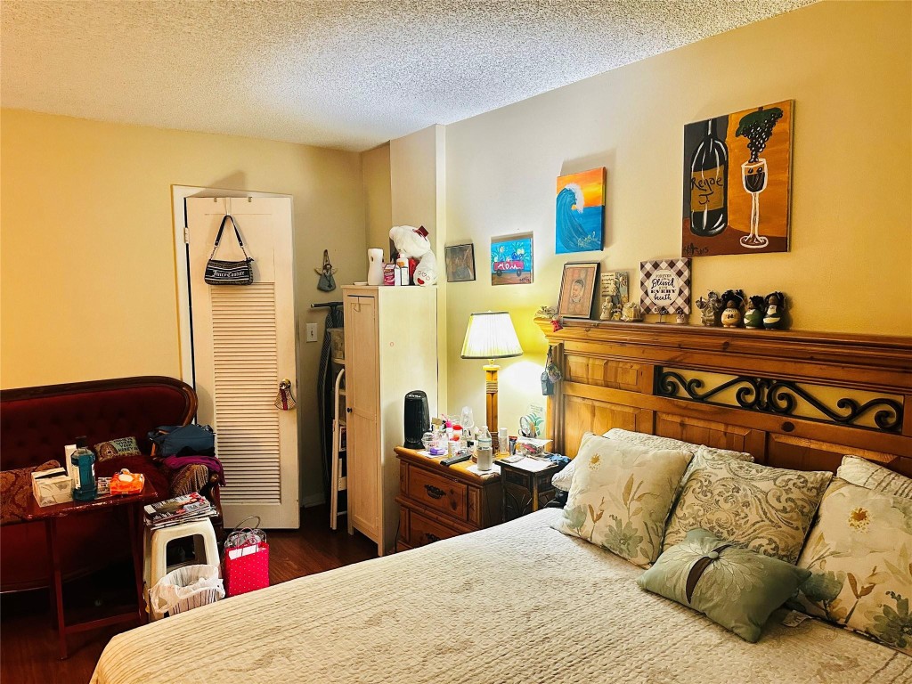 CYPRESS CHASE CONDO NO. 5 - Residential