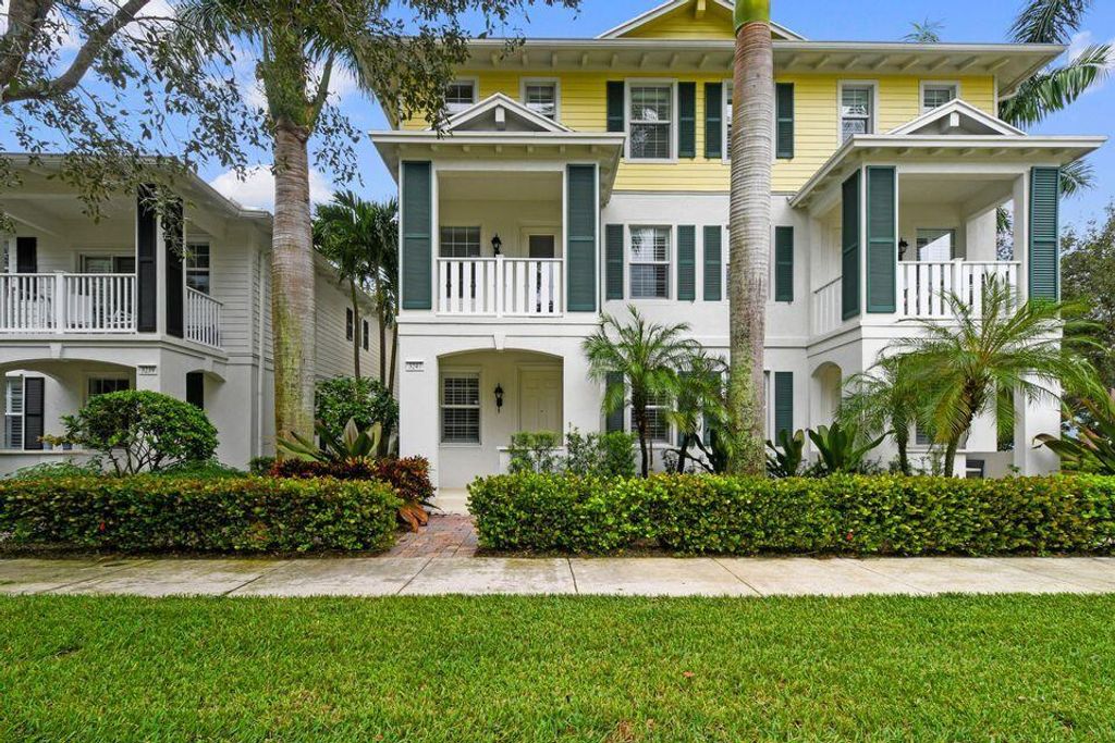 Photo of 3247 E Community Drive, Jupiter, FL 33458 (MLS # R10806702)