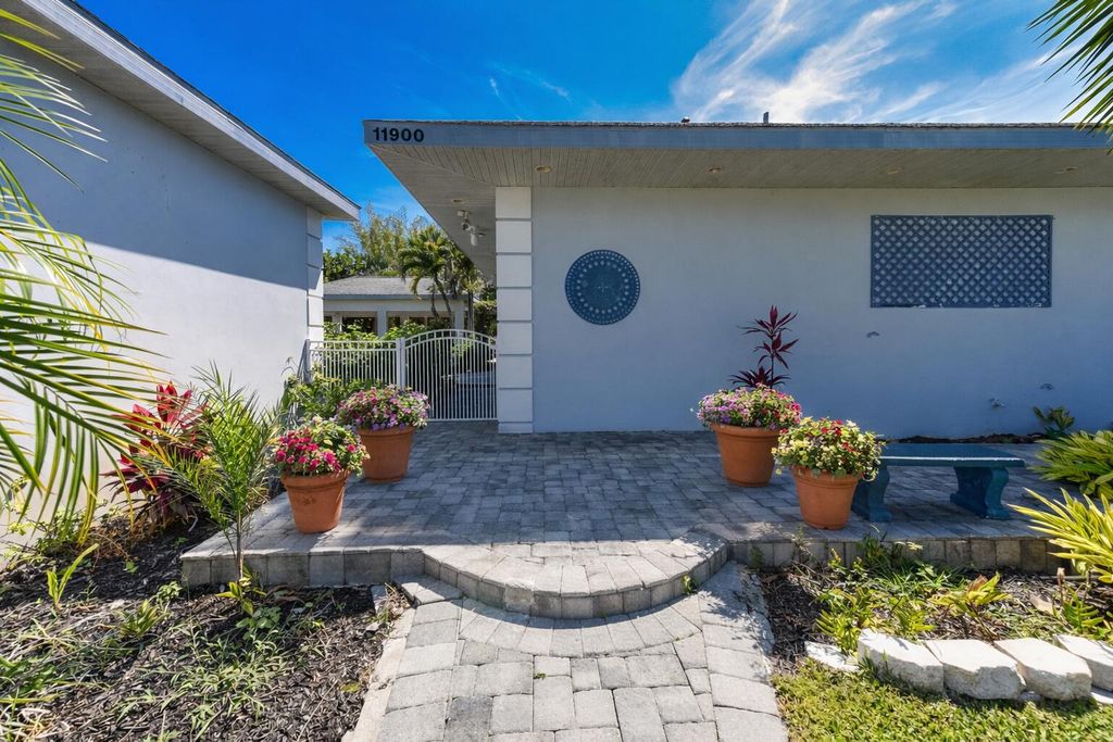 Photo of 11900 SE Plutus Avenue, Hobe Sound, FL 33455 (MLS # R11168776)