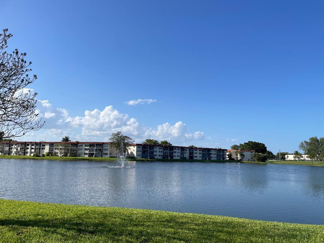 9423 S Hollybrook Lake Dr 203