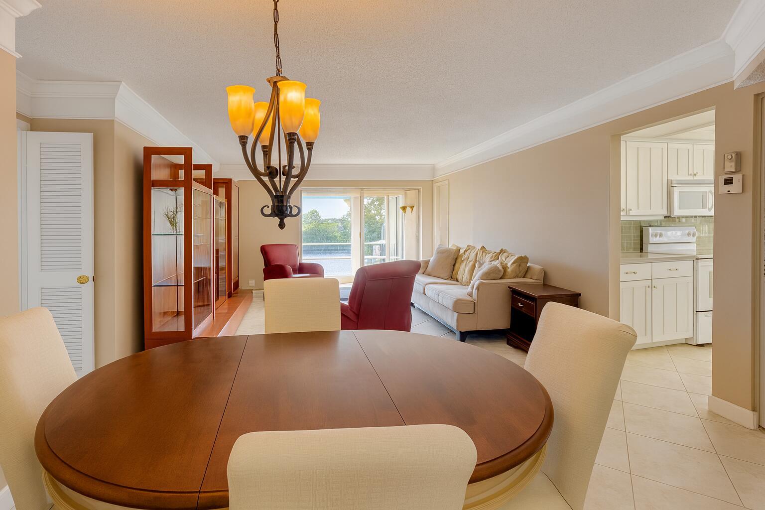 COLONIAL CLUB CONDO SEC 1 - Residential