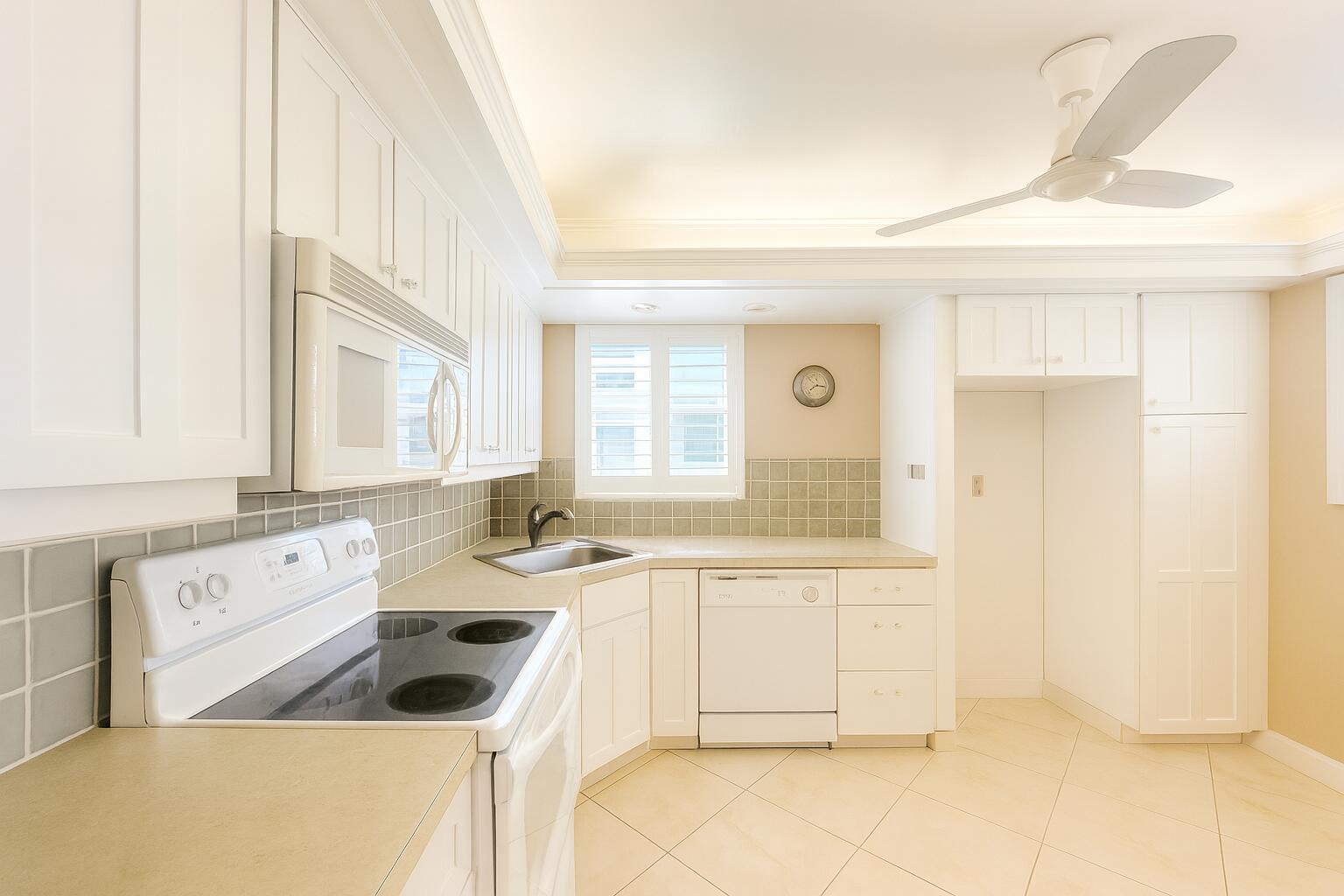 COLONIAL CLUB CONDO SEC 1 - Residential