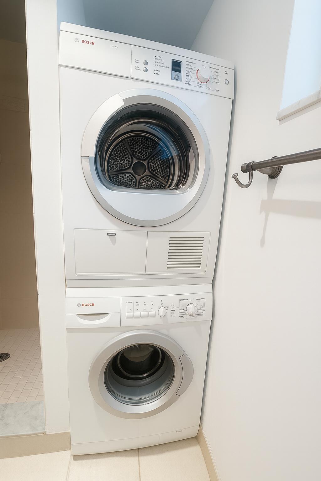 COLONIAL CLUB CONDO SEC 1 - Residential