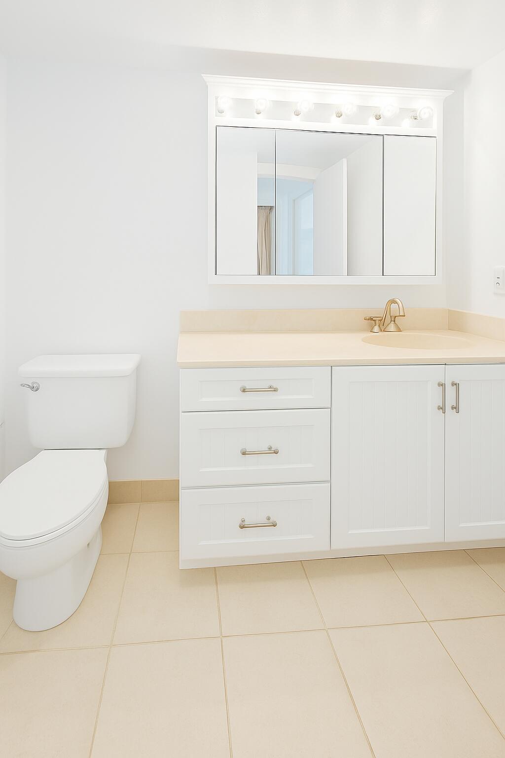 COLONIAL CLUB CONDO SEC 1 - Residential