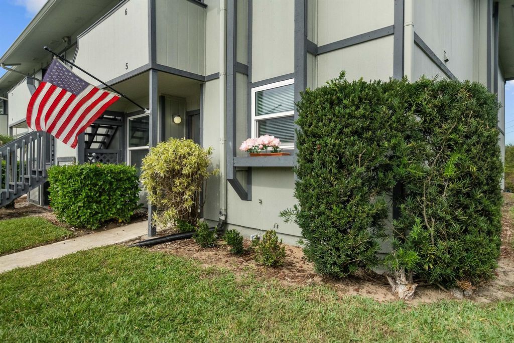 Photo of 8452 SE Croft Circle #G-5, Hobe Sound, FL 33455 (MLS # R10949519)