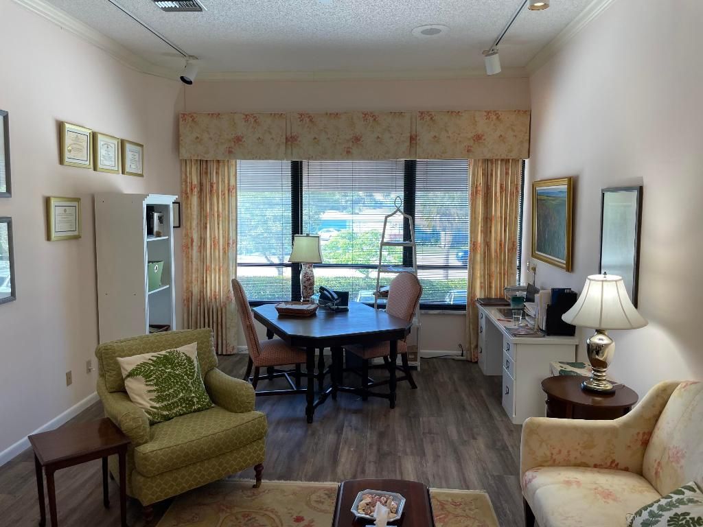 Photo of 900 SE Ocean Boulevard, Stuart, FL 34994 (MLS # R11090662)