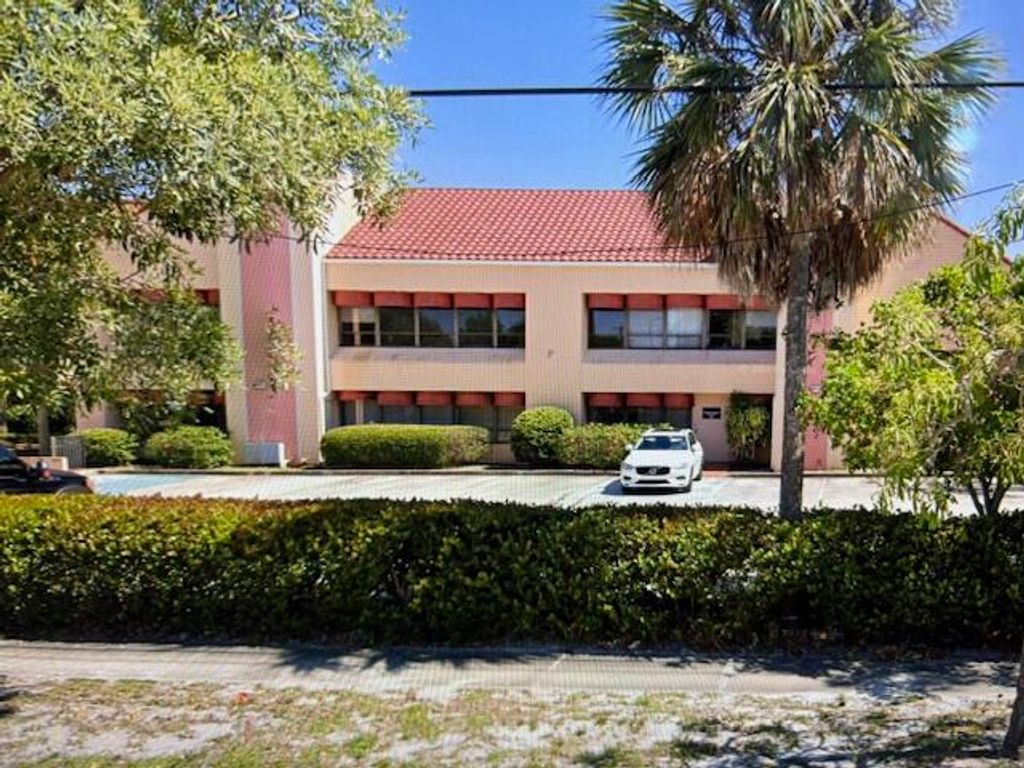 Photo of 900 SE Ocean Boulevard, Stuart, FL 34994 (MLS # R11090662)