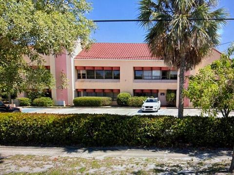 900 SE Ocean Boulevard Stuart FL 