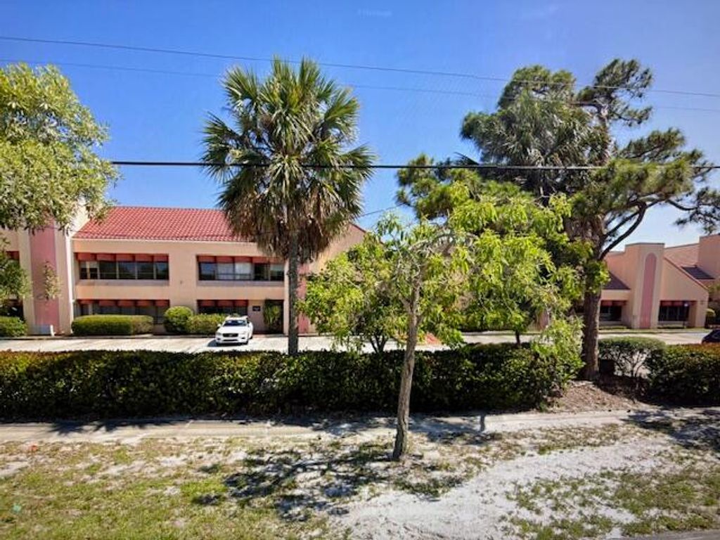 Photo of 900 SE Ocean Boulevard, Stuart, FL 34994 (MLS # R11090662)