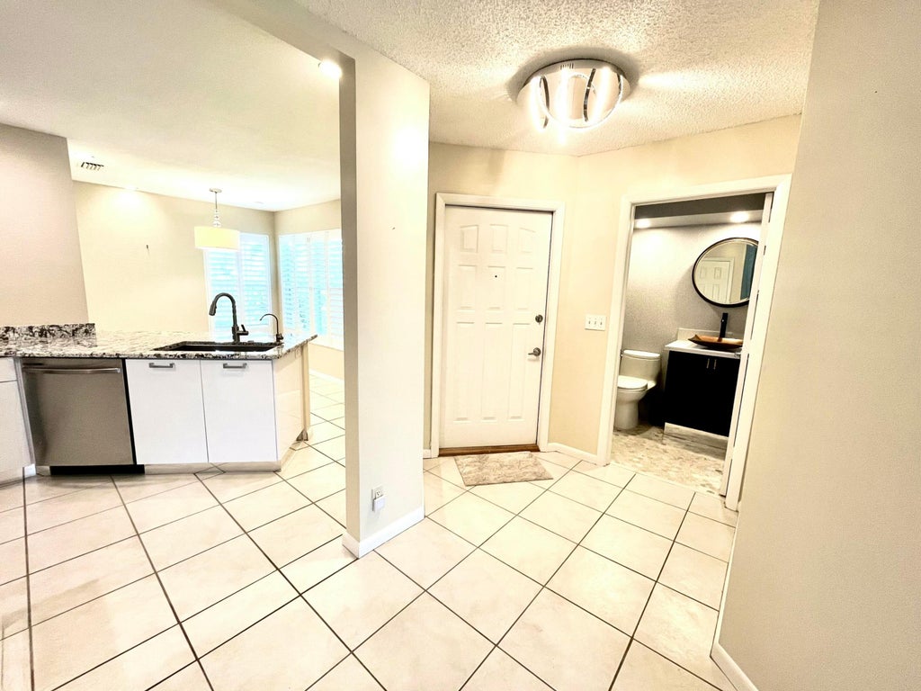 Photo of 512 Ocean Dunes Circle, Jupiter, FL 33477 (MLS # R11039389)