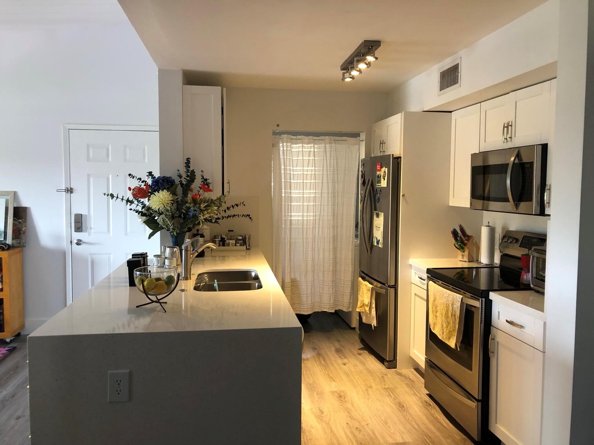160 Yacht Club Way 201