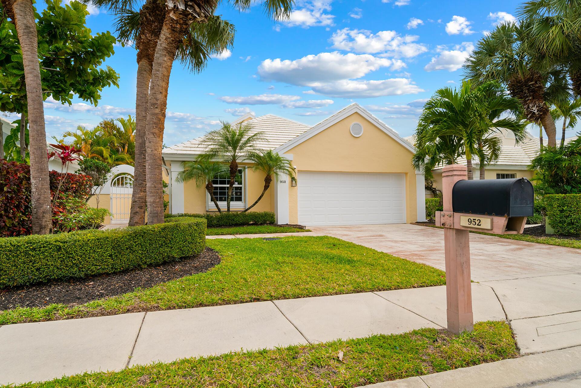 952 Dickens Place