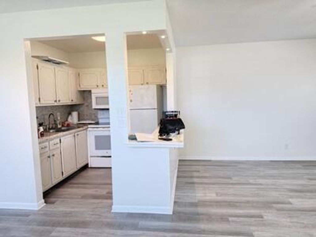 Photo of 164 Easthampton G #164, West Palm Beach, FL 33417 (MLS # B26014249)