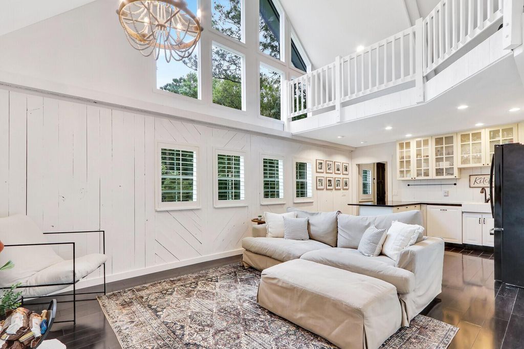 Photo of 10730 154 Road N, Jupiter, FL 33478 (MLS # R10951806)