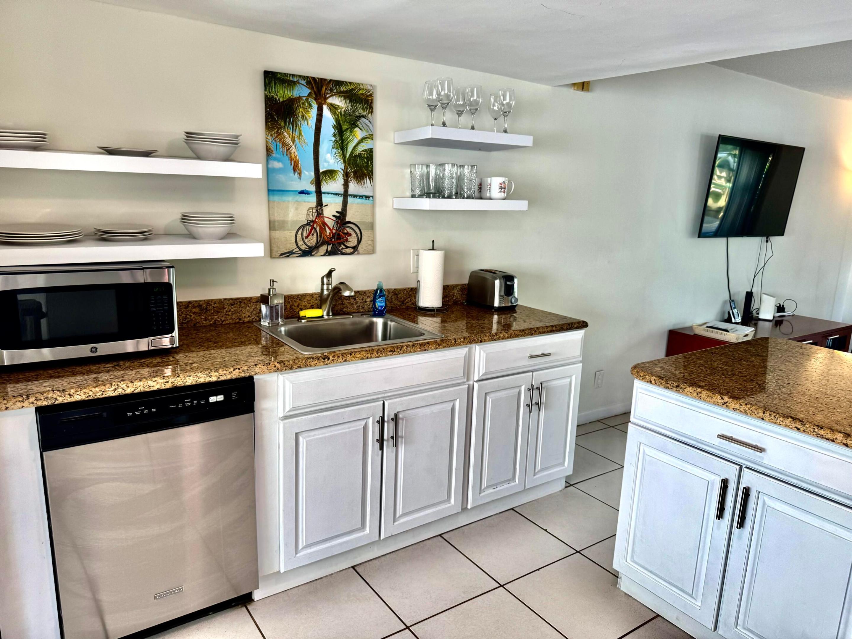 1701 SW 24th Street 1-2, Fort Lauderdale, FL, 33315/$979,900 4 1701 SW 24th Street 1-2