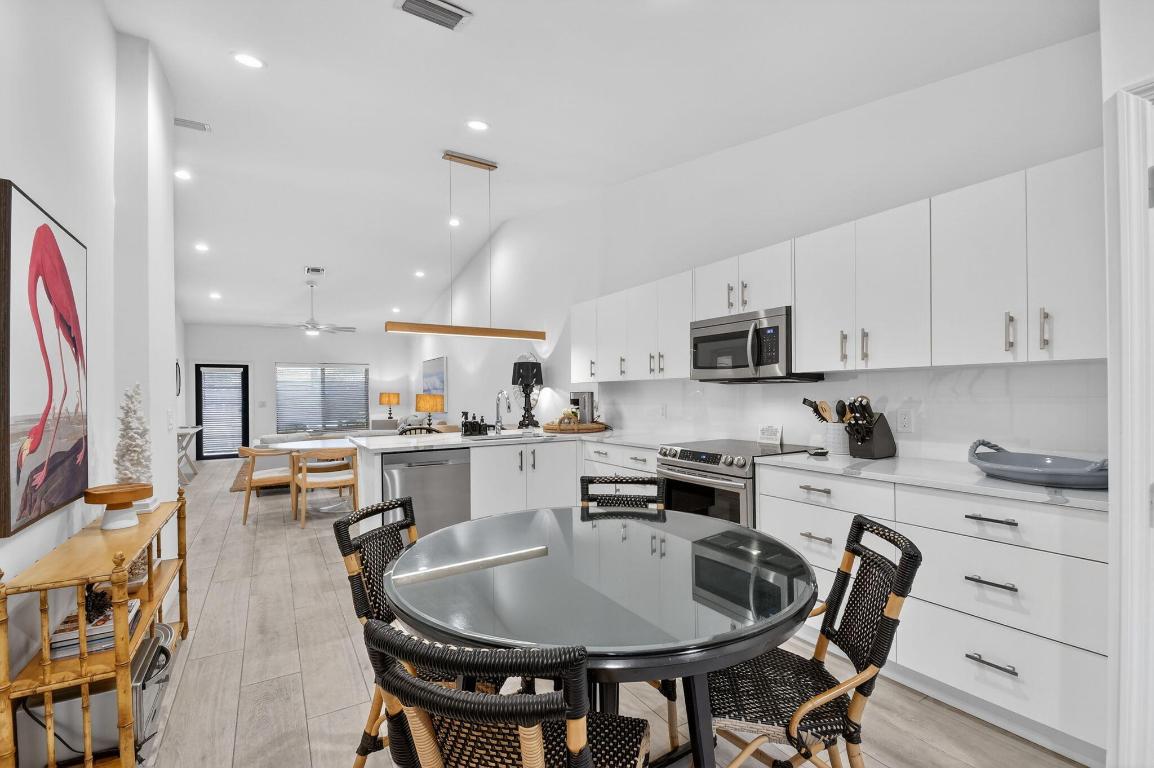 TROPIC ISLE 3RD SEC - Residential Lease