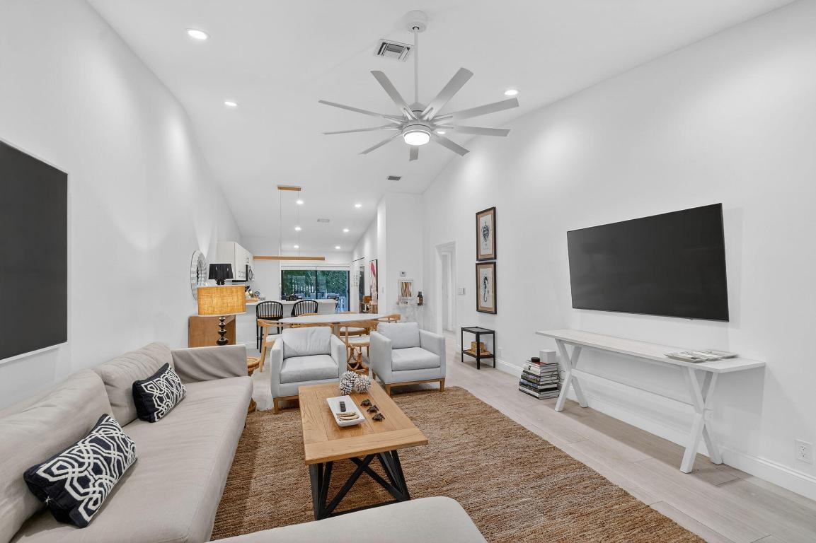 TROPIC ISLE 3RD SEC - Residential Lease