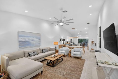 2904 Spanish Trail Delray Beach FL 33483