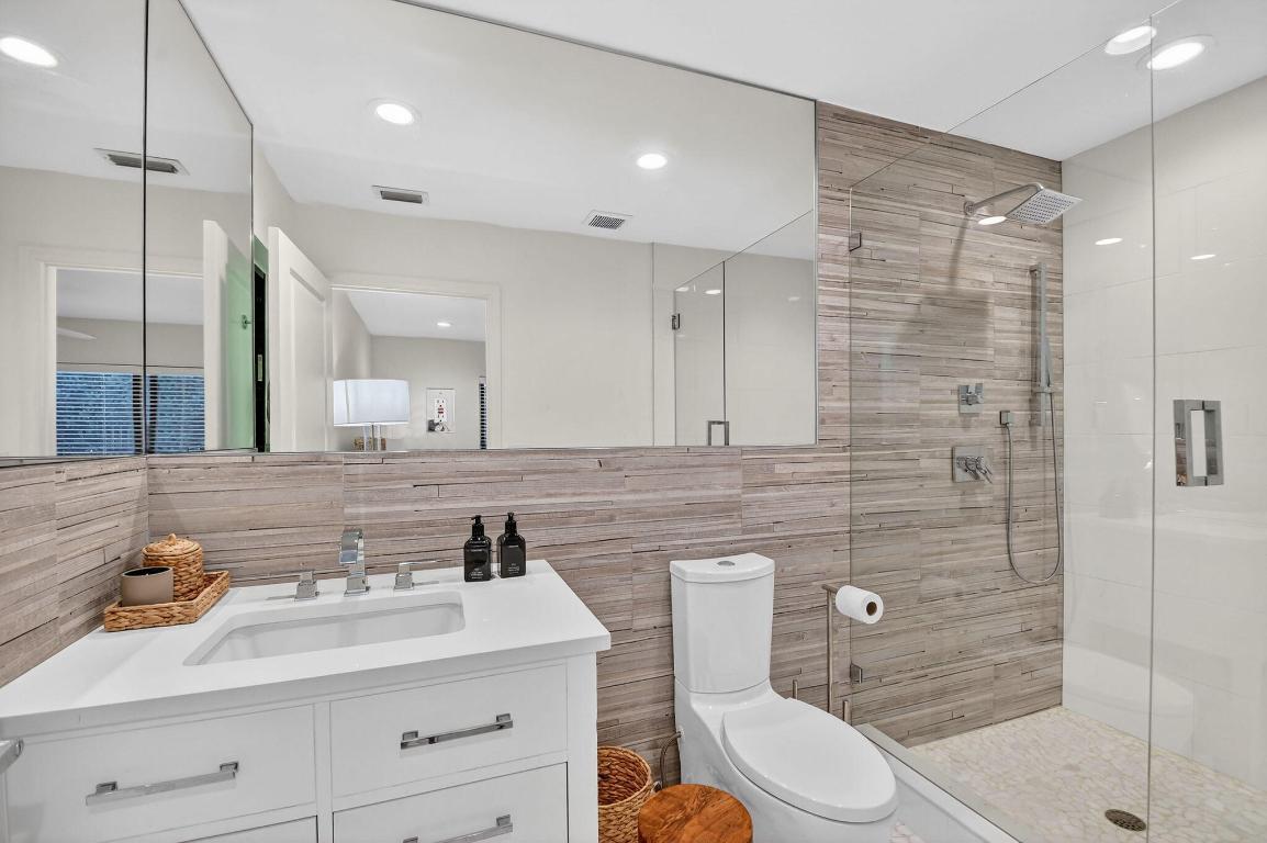 TROPIC ISLE 3RD SEC - Residential Lease