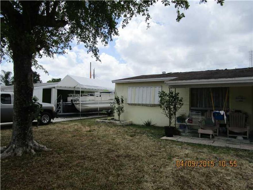 **AS OF 11/6/15 APPROVED*NOT ACCEPTING OFFERS UNDER LIST PRICE - ALREADY NEGOTIATED PRICE W/BANK SEVERAL WAYS..LOWEST PRICE THEY WILL TAKE  Needs new roof. A/C older. fenced yard septic 4-5 yrs old. Home needs updating Great starter home or investment pro perty - house across from Driftwood elementary FHA 203K WELCOME