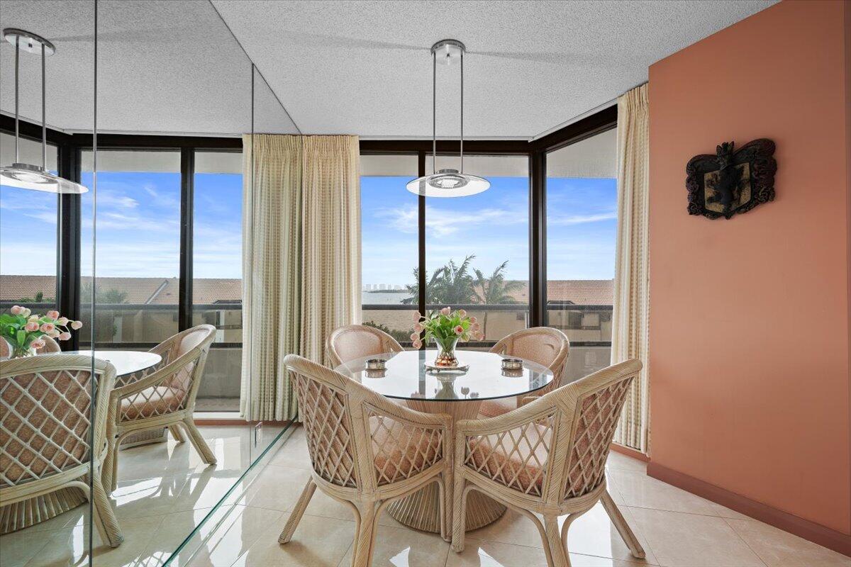 OLD PORT COVE LAKE POINT TOWER COND DECL FILED 3-1 - Residential