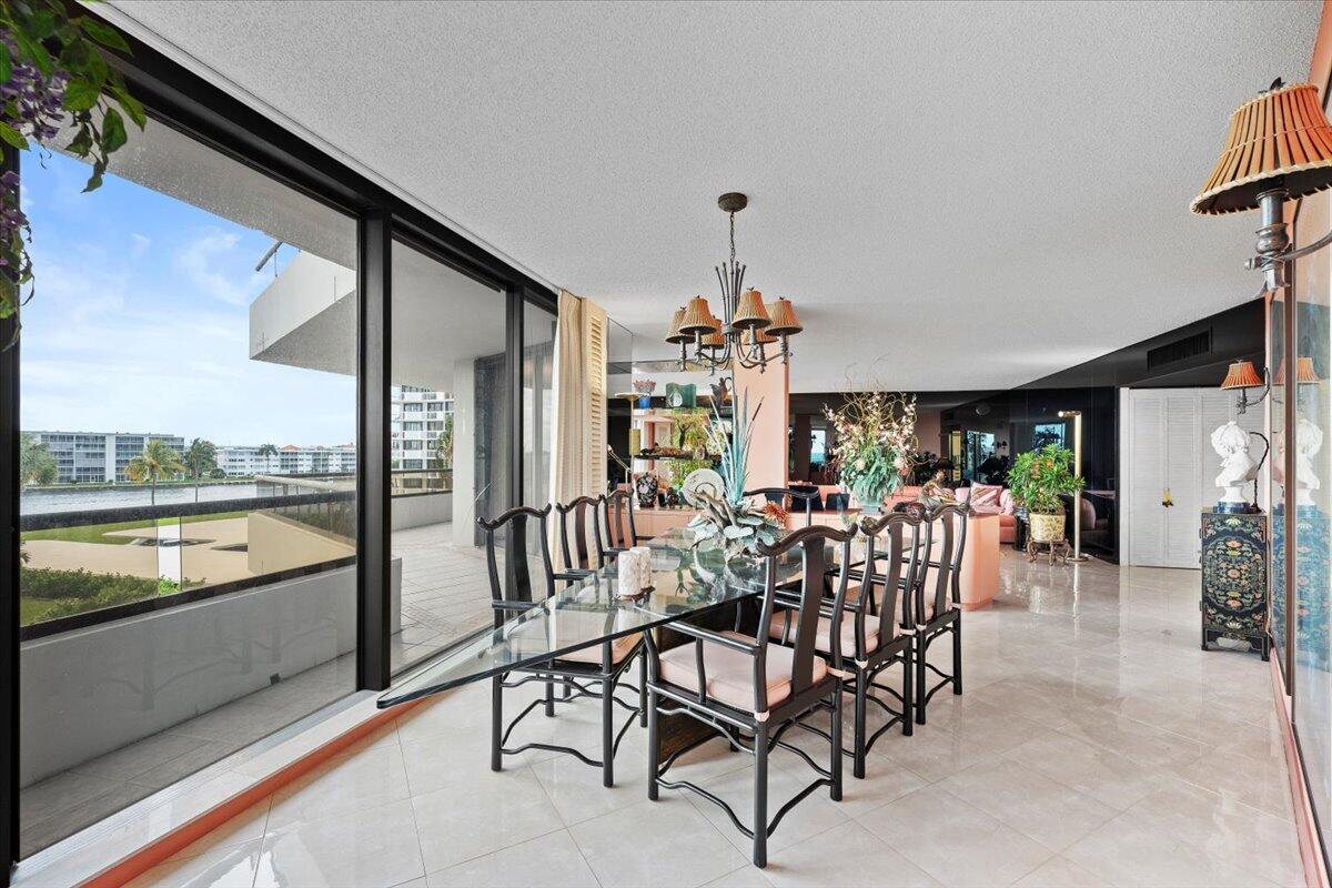 OLD PORT COVE LAKE POINT TOWER COND DECL FILED 3-1 - Residential