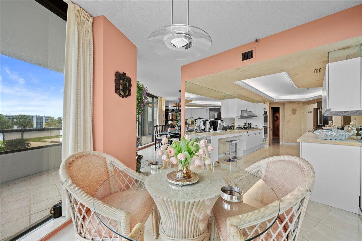 OLD PORT COVE LAKE POINT TOWER COND DECL FILED 3-1 - Residential