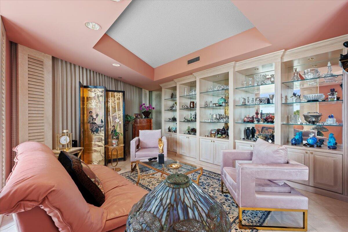 OLD PORT COVE LAKE POINT TOWER COND DECL FILED 3-1 - Residential