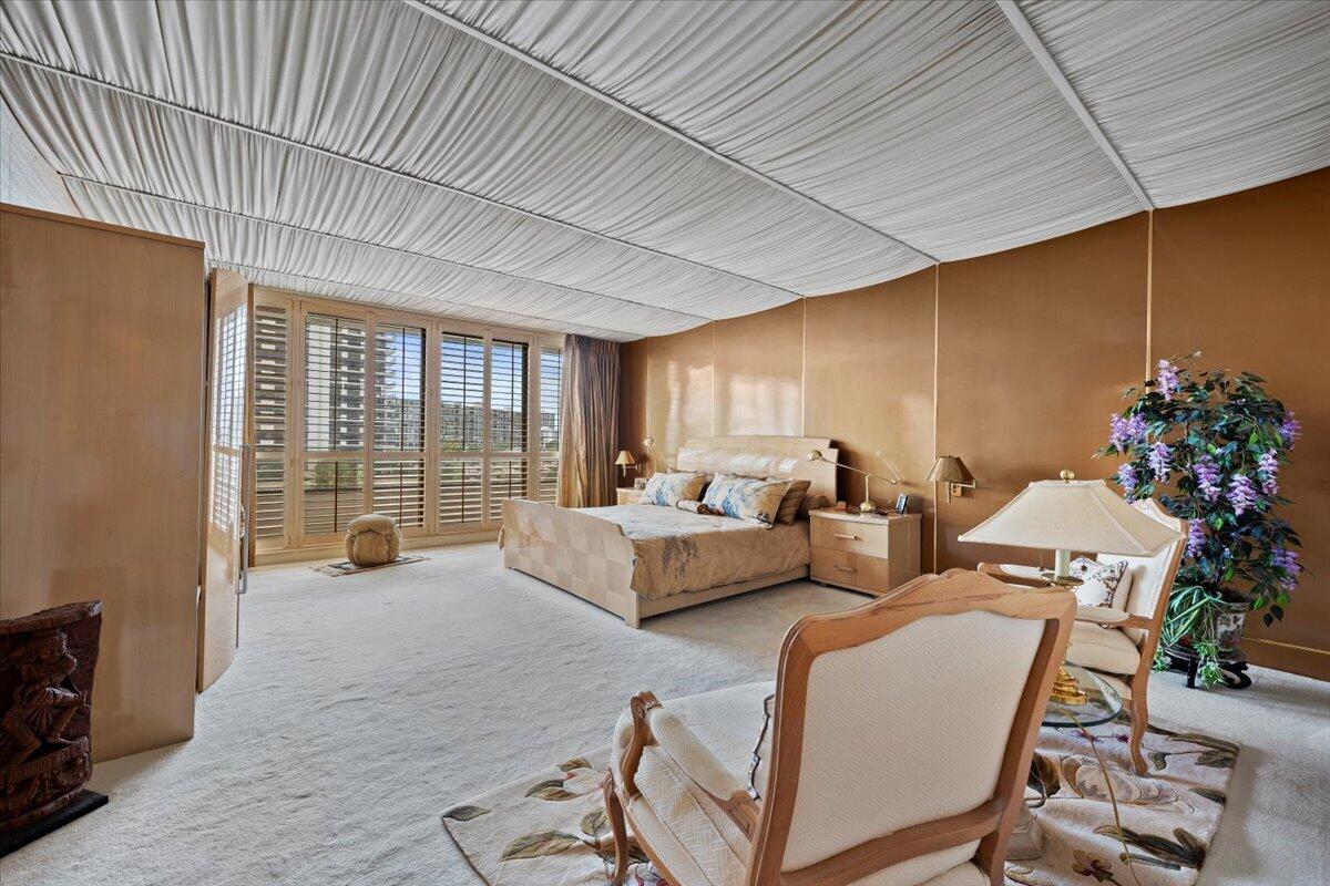 OLD PORT COVE LAKE POINT TOWER COND DECL FILED 3-1 - Residential