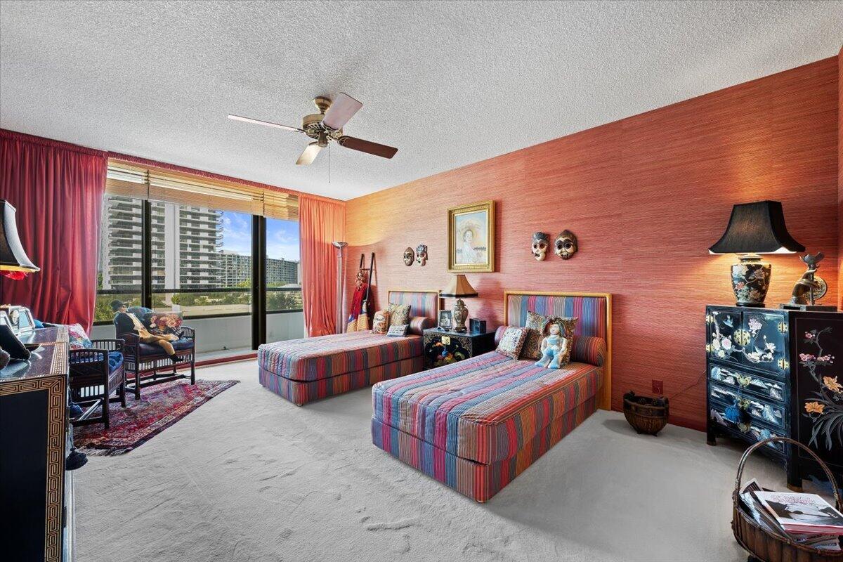 OLD PORT COVE LAKE POINT TOWER COND DECL FILED 3-1 - Residential