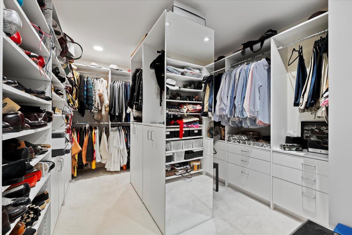 OLD PORT COVE LAKE POINT TOWER COND DECL FILED 3-1 - Residential