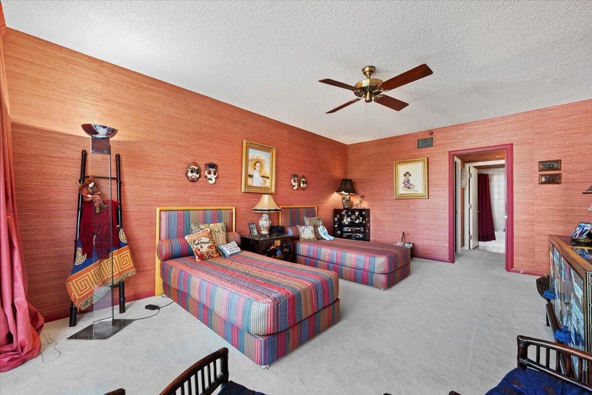 OLD PORT COVE LAKE POINT TOWER COND DECL FILED 3-1 - Residential