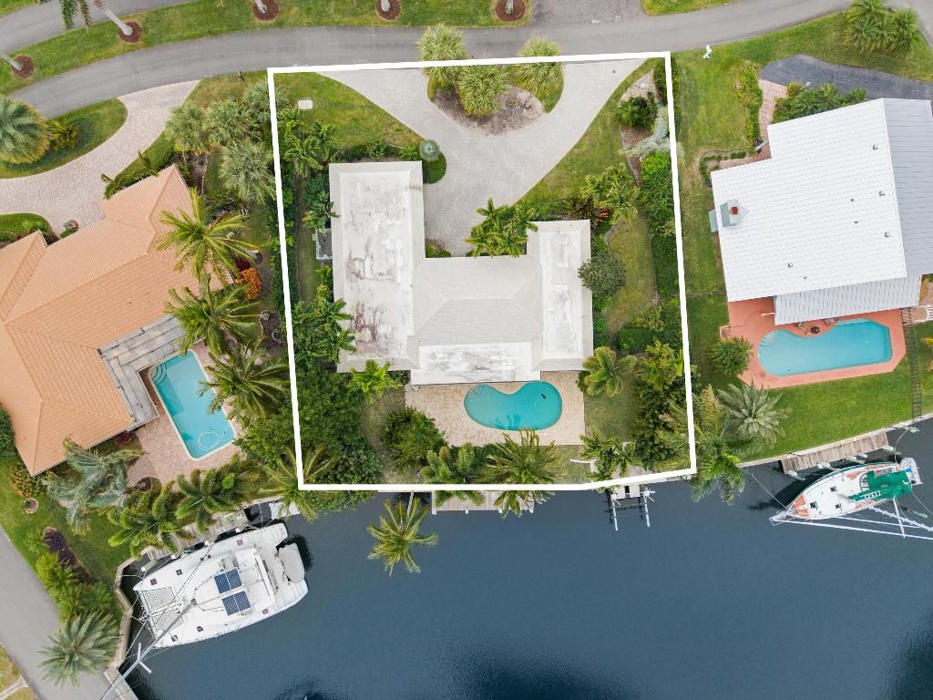 Photo of 10341 SE Soundings Drive, Hobe Sound, FL 33455 (MLS # R11062354)