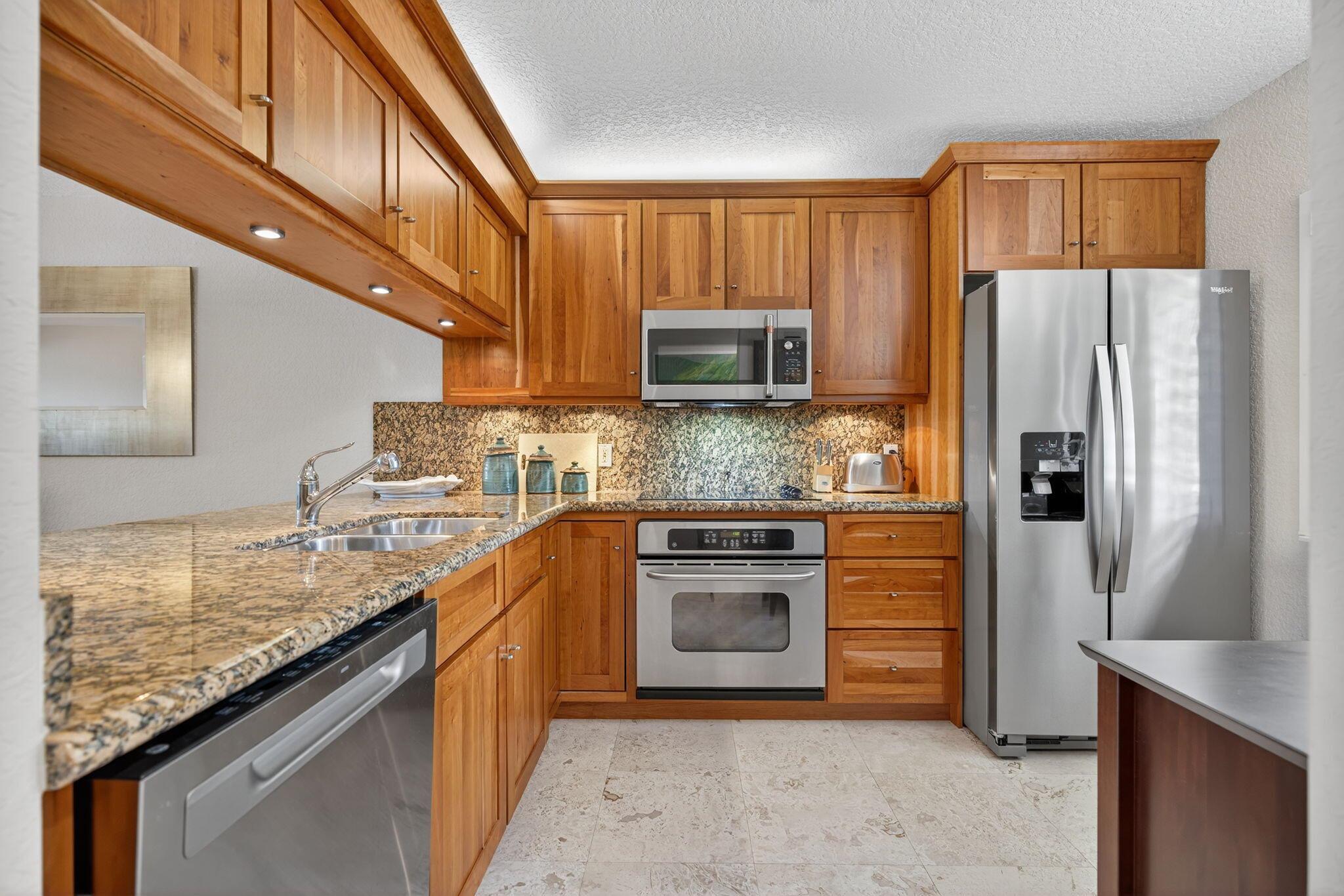 401 Ocean Bluffs Boulevard 205, Jupiter, FL, 33477/$895,000 3 401 Ocean Bluffs Boulevard 205