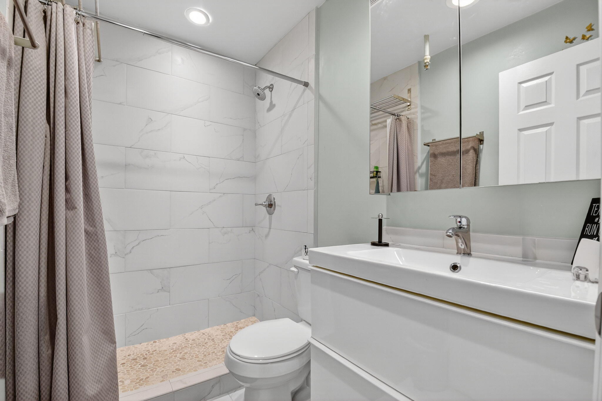 LANDS OF THE PRESIDENT CONDO 8 - Residential