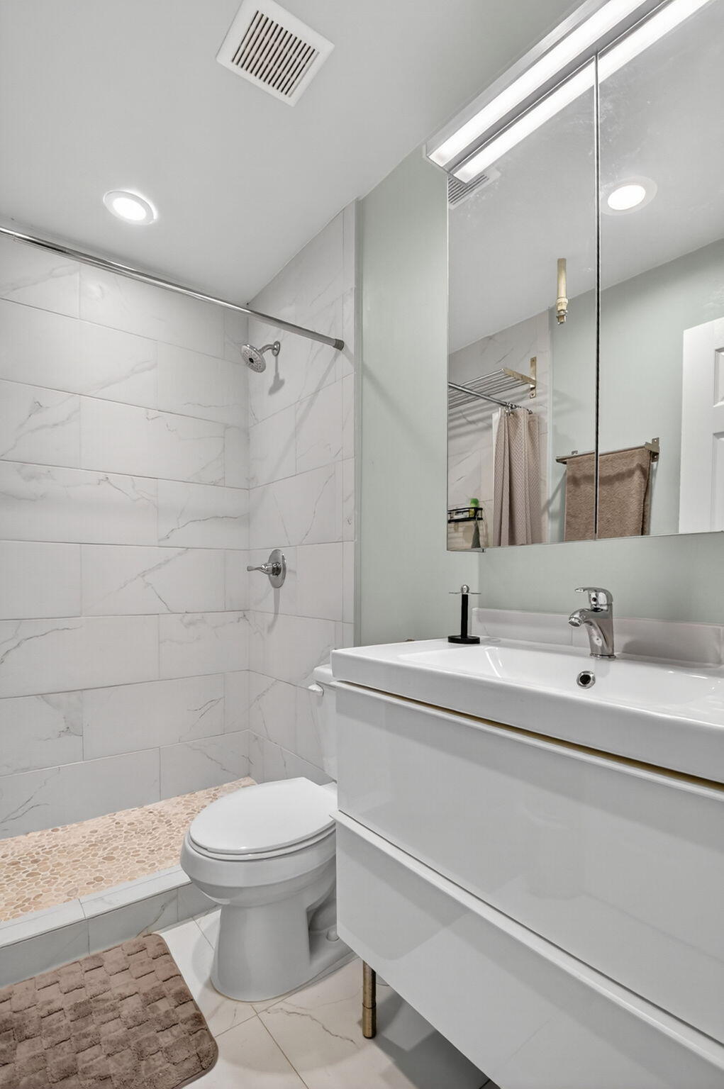 LANDS OF THE PRESIDENT CONDO 8 - Residential