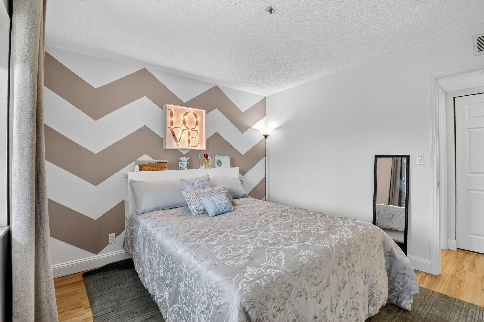 LANDS OF THE PRESIDENT CONDO 8 - Residential