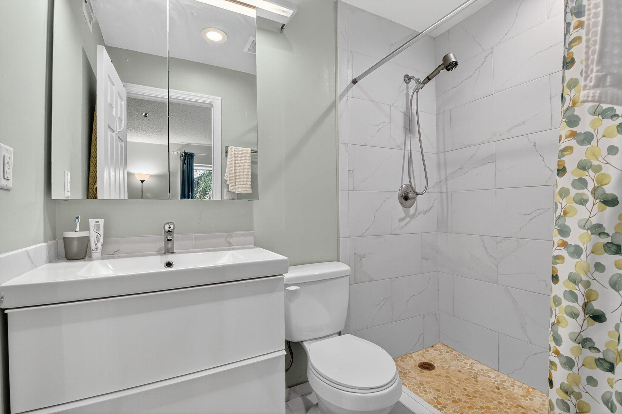 LANDS OF THE PRESIDENT CONDO 8 - Residential