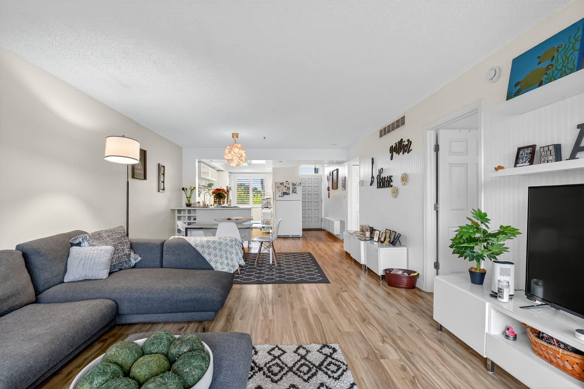 LANDS OF THE PRESIDENT CONDO 8 - Residential