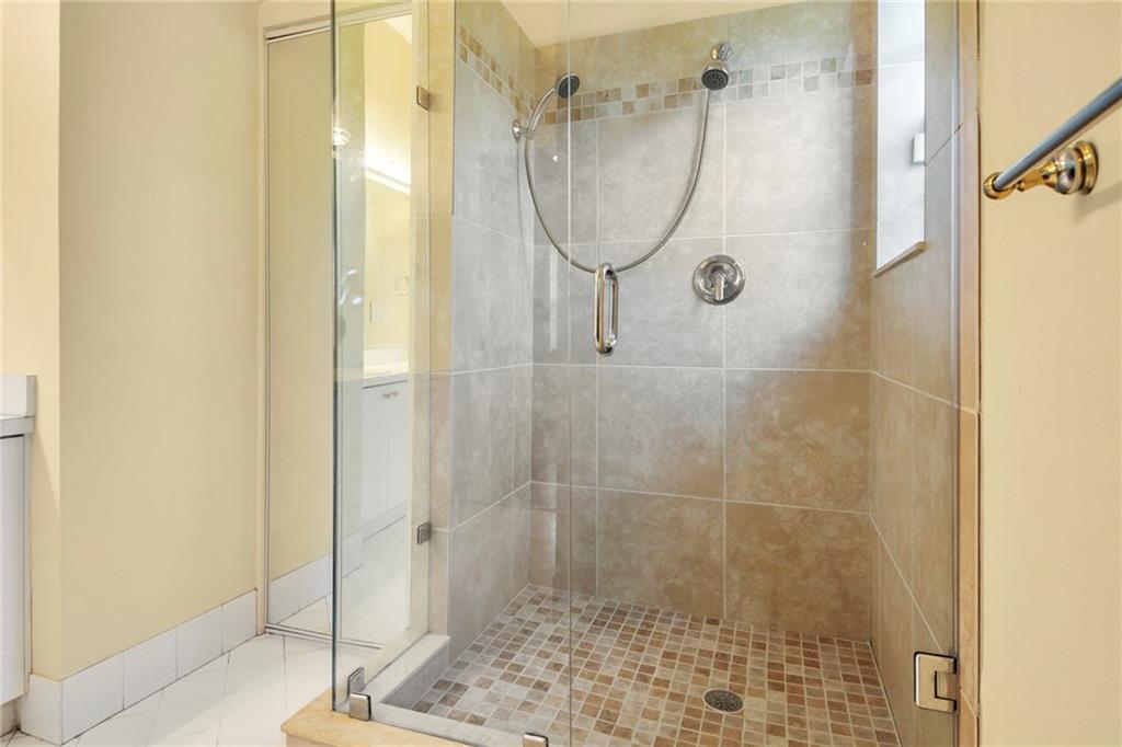 Petite - Residential